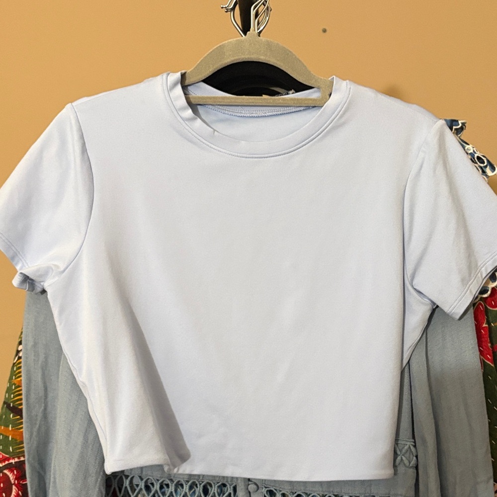 ALO- Cropped Cut Out Back Soft Jersey Tee- Size M